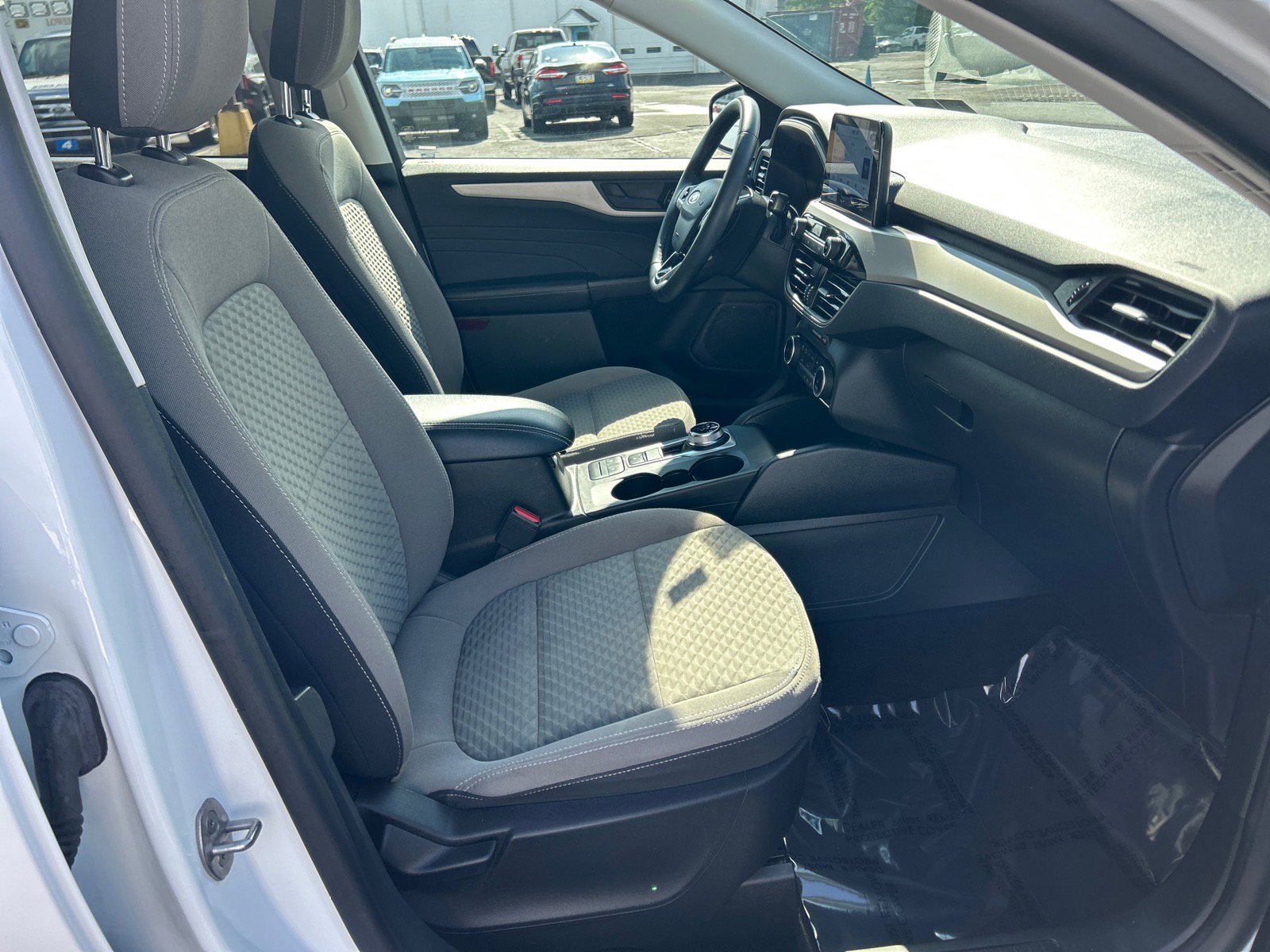 Certified 2022 Ford Escape SE w/ SE Sport Appearance Package AWD/4WD image 17