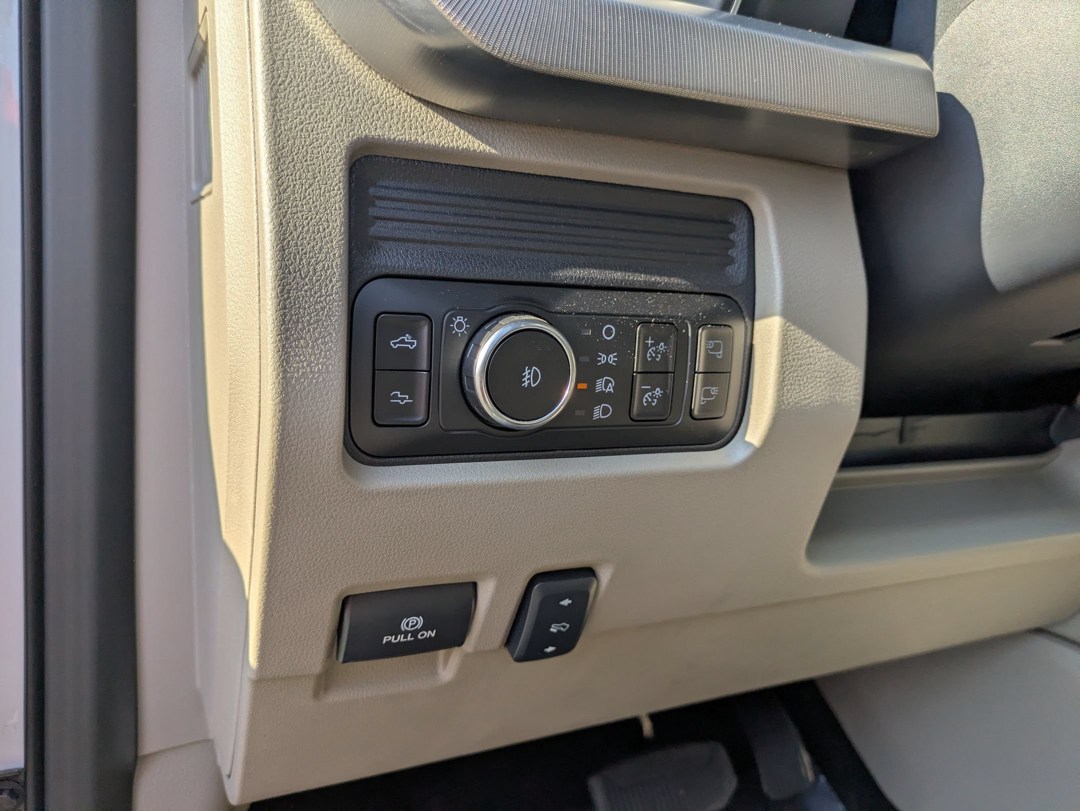 Certified 2026 Ford F250 Platinum w/ Platinum Plus Package AWD/4WD image 18