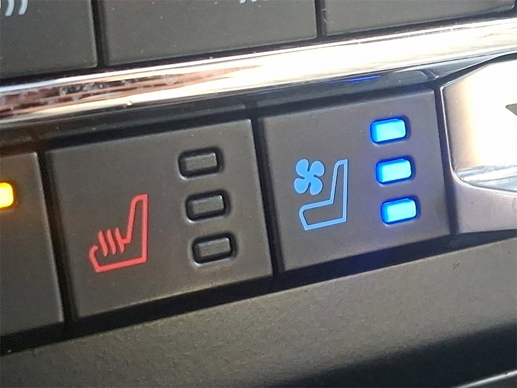 Certified 2023 Ford F250 Limited w/ Snow Plow Prep Package image 25