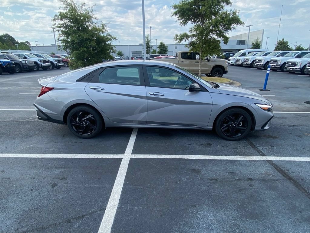 Used 2026 Hyundai Elantra Sport FWD image 8