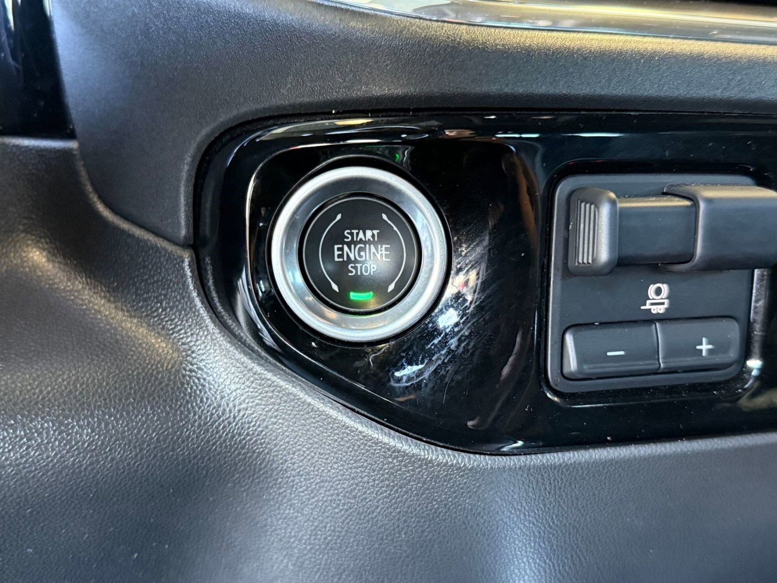 Used 2022 GMC Sierra 1500 SLT w/ SLT Premium Plus Package image 25