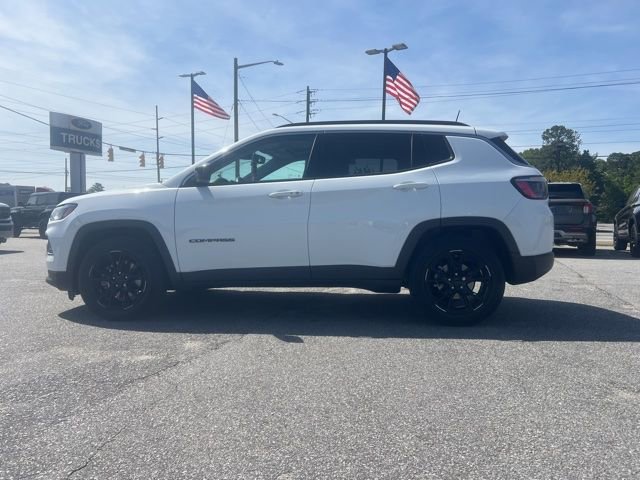 Used 2022 Jeep Compass Latitude w/ Sun and Sound Group FWD image 4