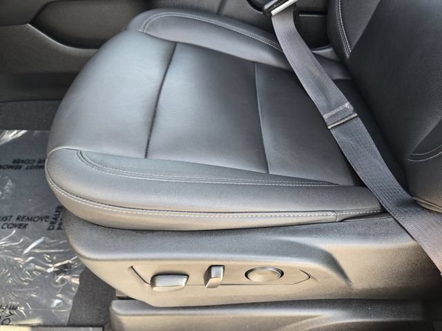 Used 2023 Chevrolet Tahoe Z71 w/ Luxury Package AWD/4WD image 23