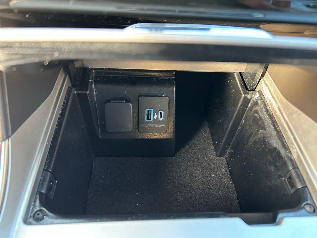 Certified 2022 Ford Explorer Platinum w/ Equipment Group 601A image 29