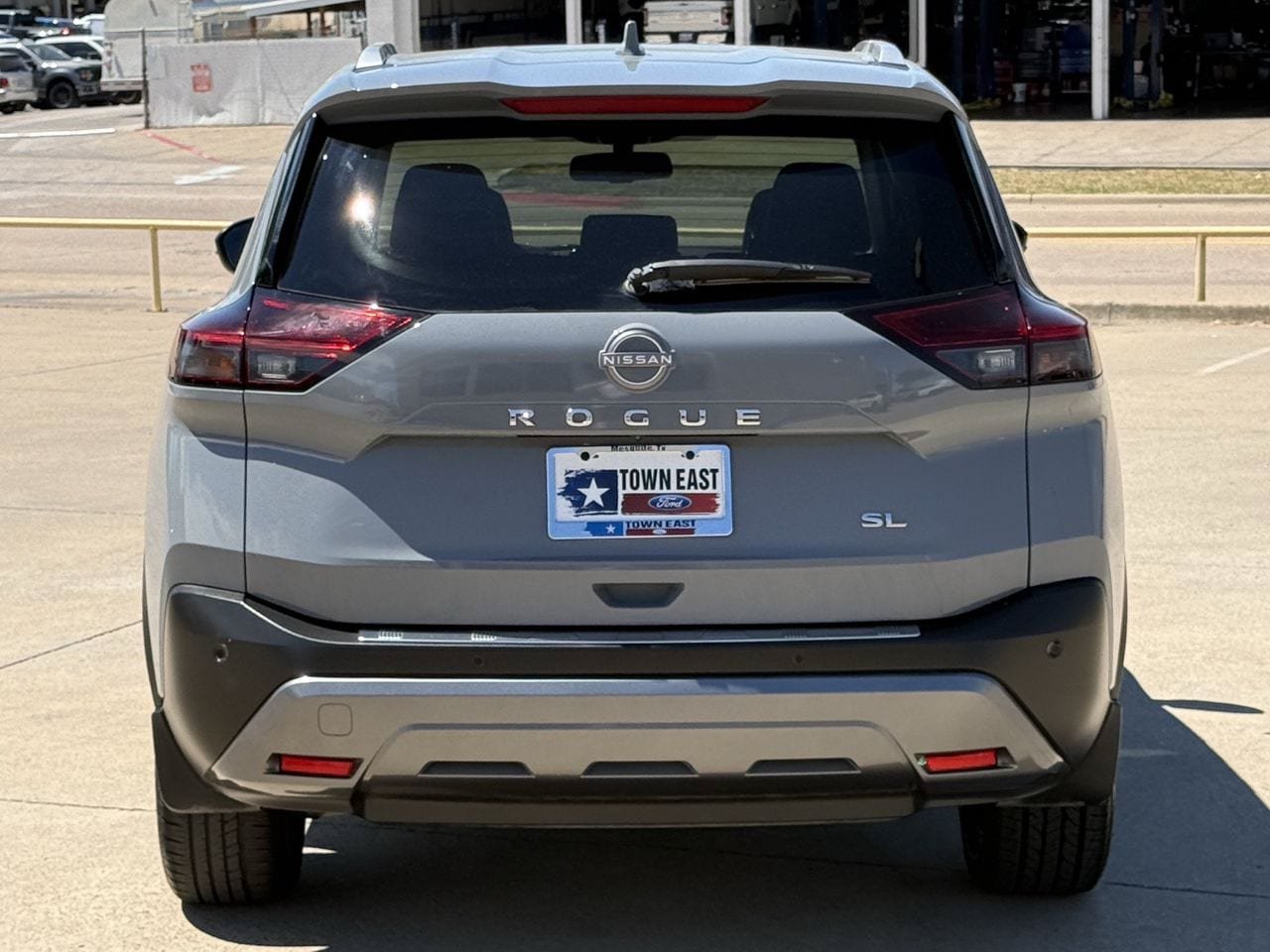 Used 2023 Nissan Rogue SL w/ SL Premium Package FWD image 6