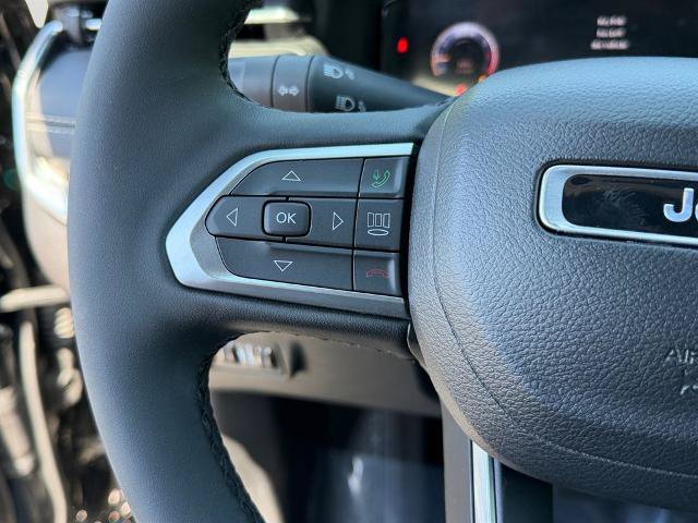 Used 2023 Jeep Compass High Altitude w/ Driver Assist Group I AWD/4WD image 20