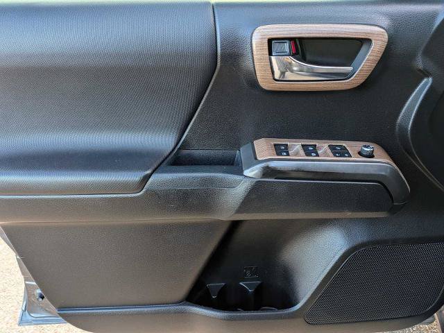 Certified 2025 Ford Maverick Lariat AWD/4WD image 37