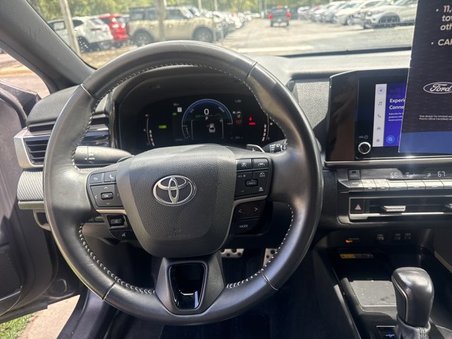 Used 2025 Toyota Camry SE FWD image 21