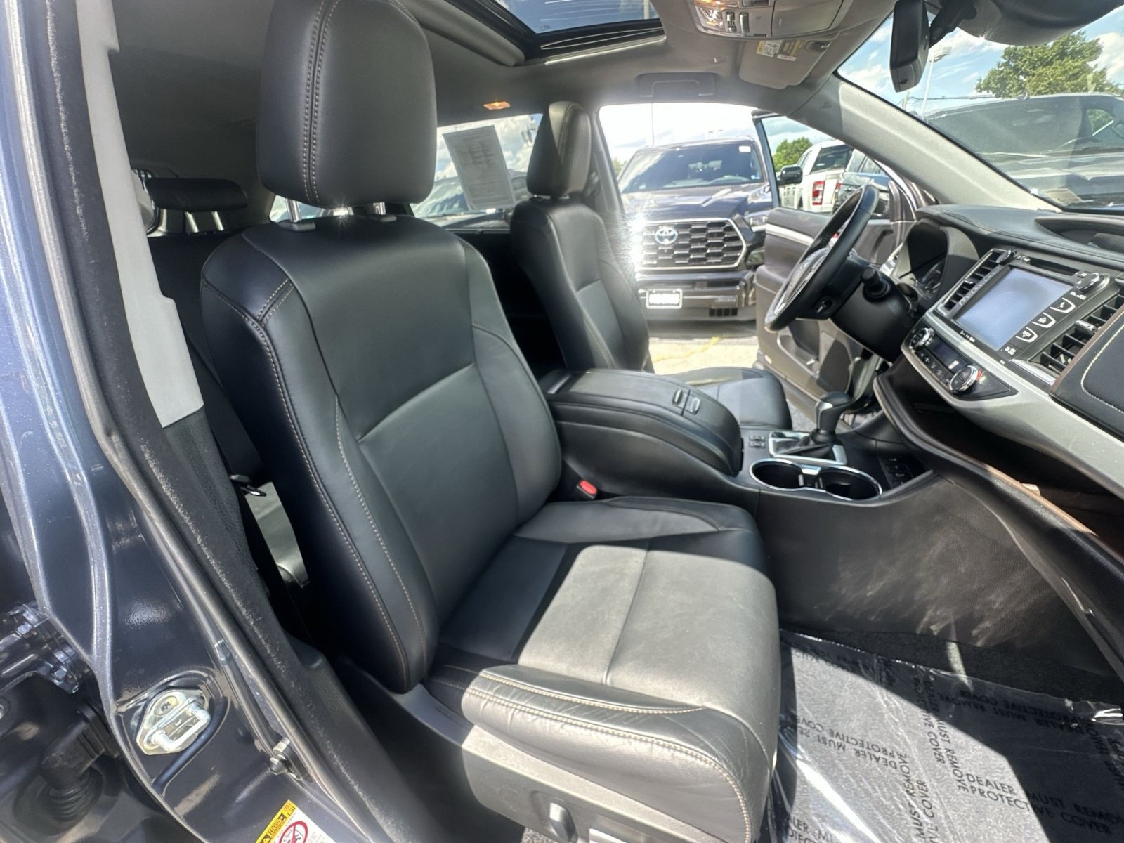 Used 2018 Toyota Highlander XLE AWD/4WD image 35