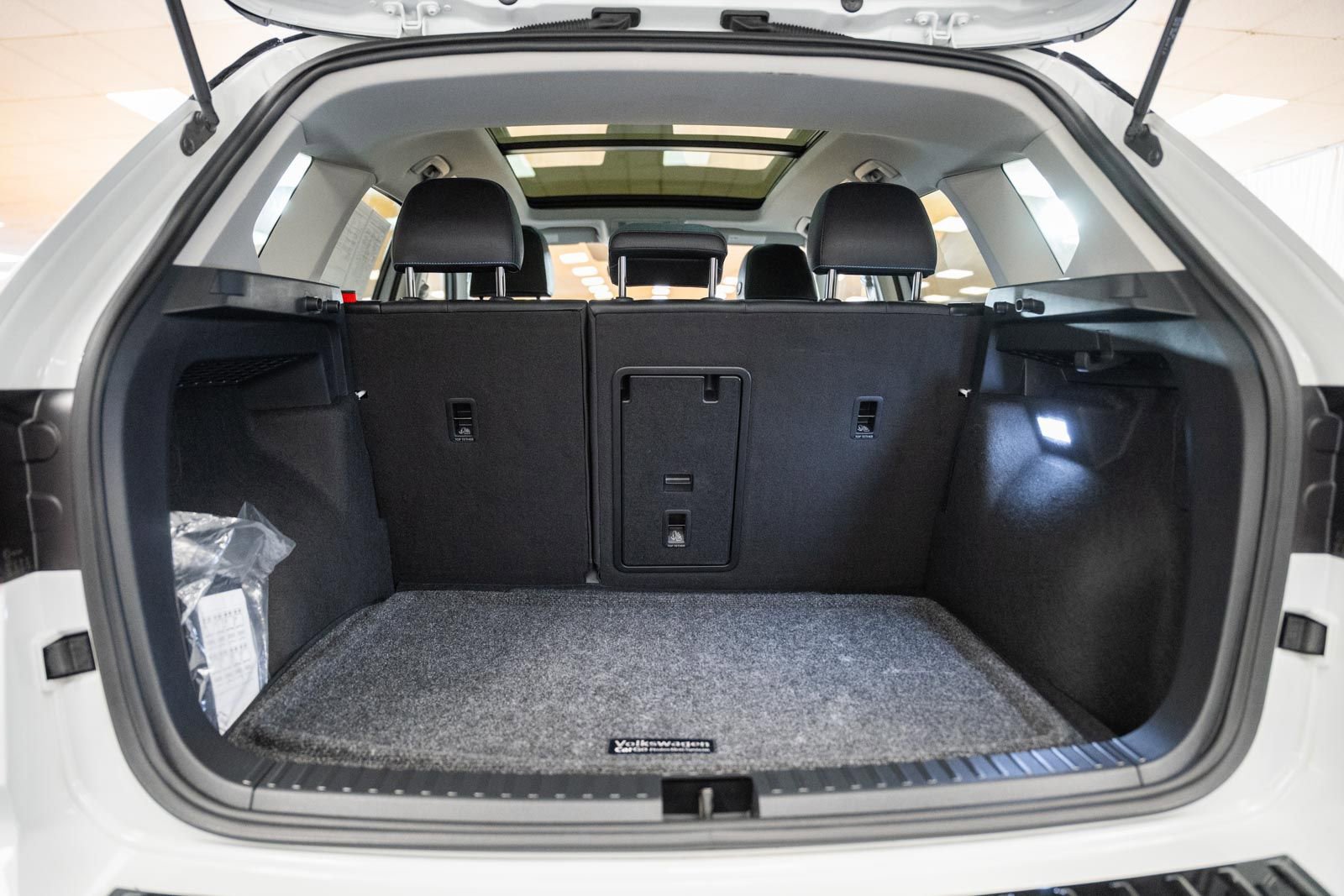 Used 2024 Volkswagen Taos SE AWD/4WD image 11