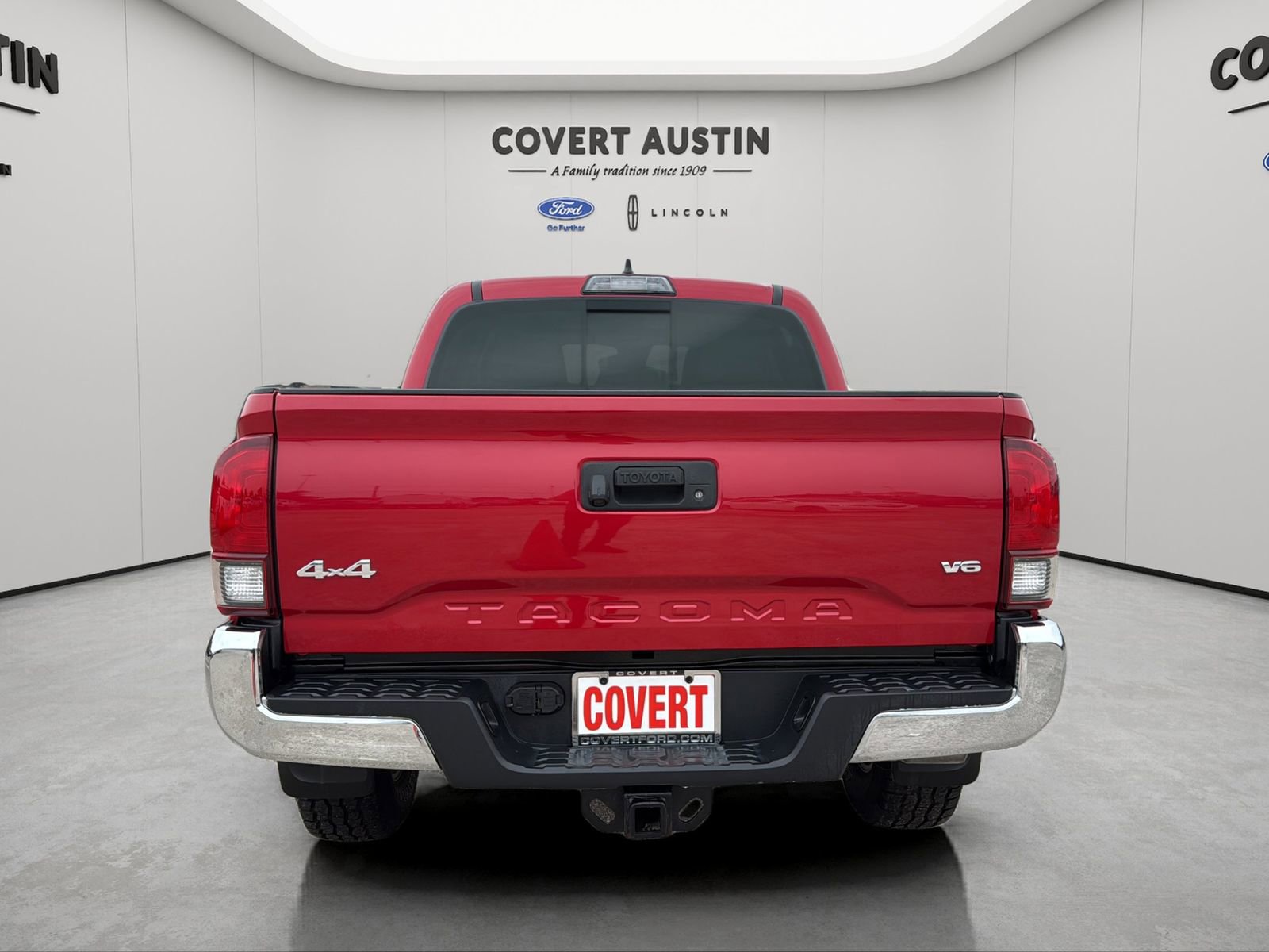 Used 2019 Toyota Tacoma SR5 AWD/4WD image 4