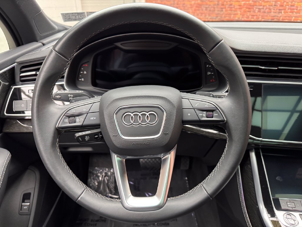Used 2025 Audi Q7 3.0T Premium Plus AWD/4WD image 14