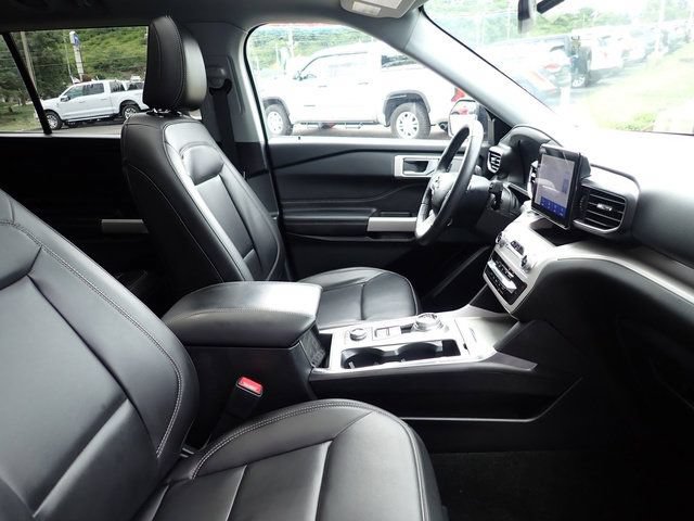 Certified 2024 Ford Explorer XLT w/ Equipment Group 202A AWD/4WD image 11
