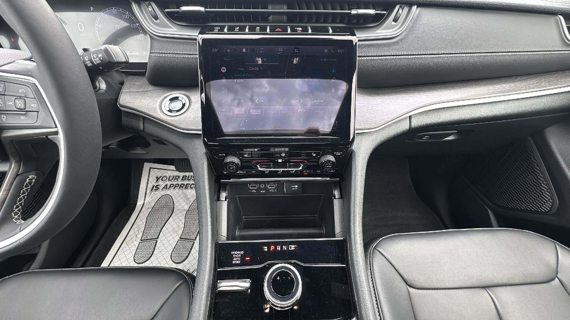 Used 2025 Jeep Grand Cherokee L Limited image 13