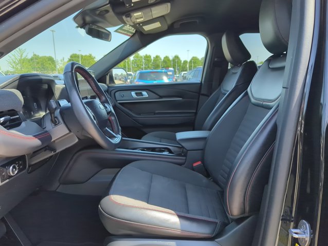 Certified 2025 Ford Explorer ST-Line w/ ST-Line Street Pack AWD/4WD image 17
