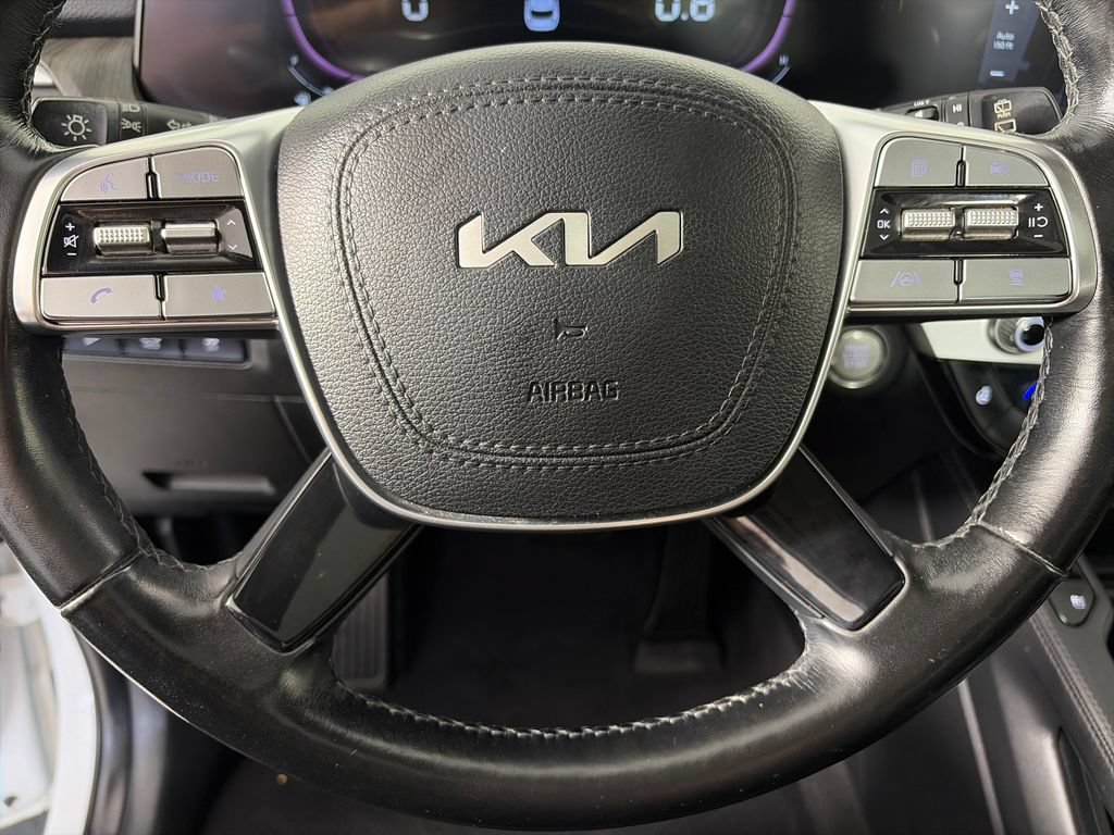Used 2023 Kia Telluride EX w/ EX Captain's Chair Package AWD/4WD image 16