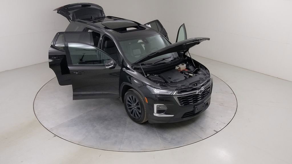 Used 2023 Chevrolet Traverse RS image 49