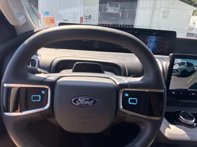 Certified 2025 Ford Expedition Active AWD/4WD image 28