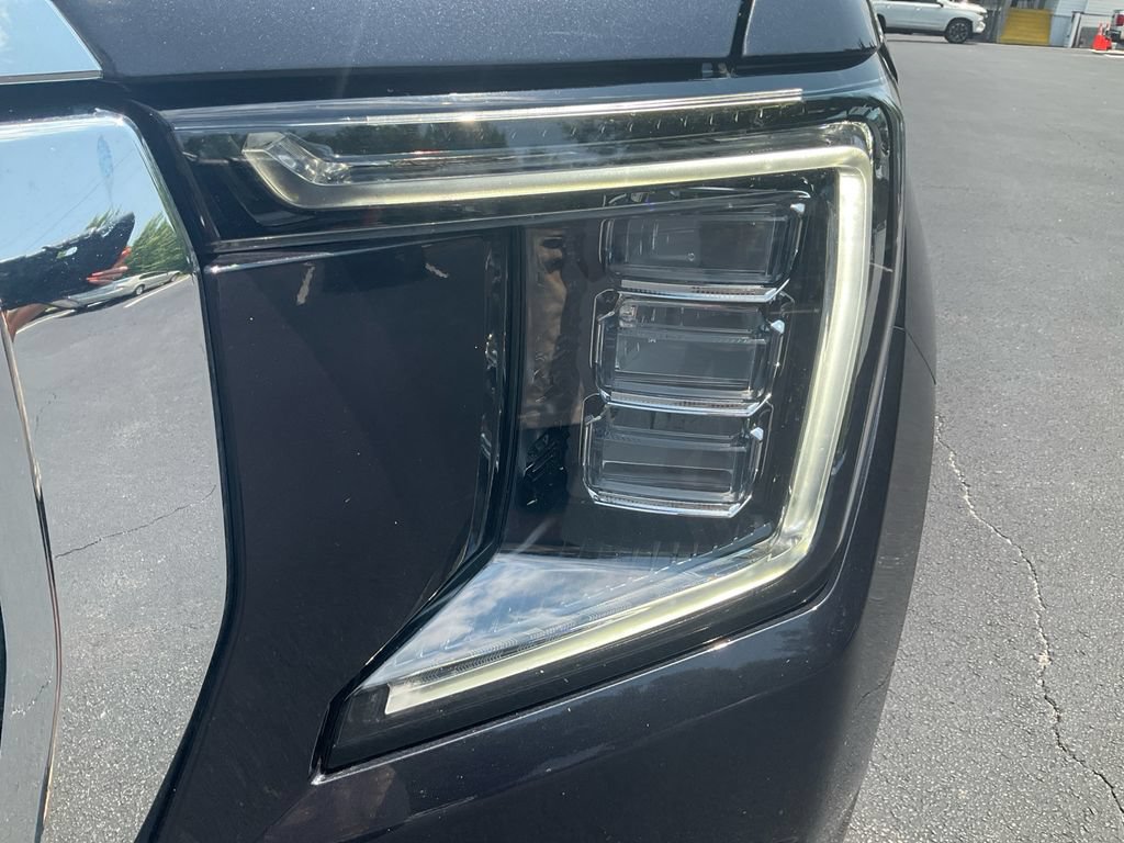 Used 2023 GMC Yukon SLT AWD/4WD image 9