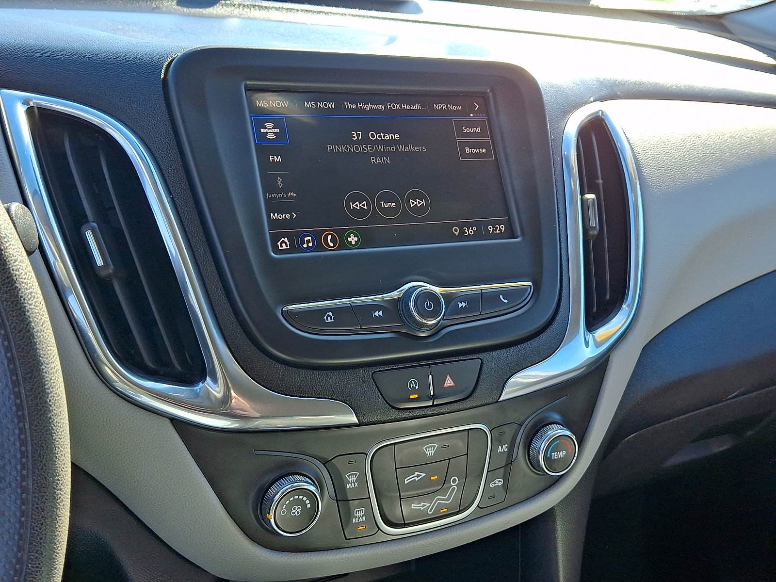 Used 2023 Chevrolet Equinox LS w/ Driver Confidence II Package image 23