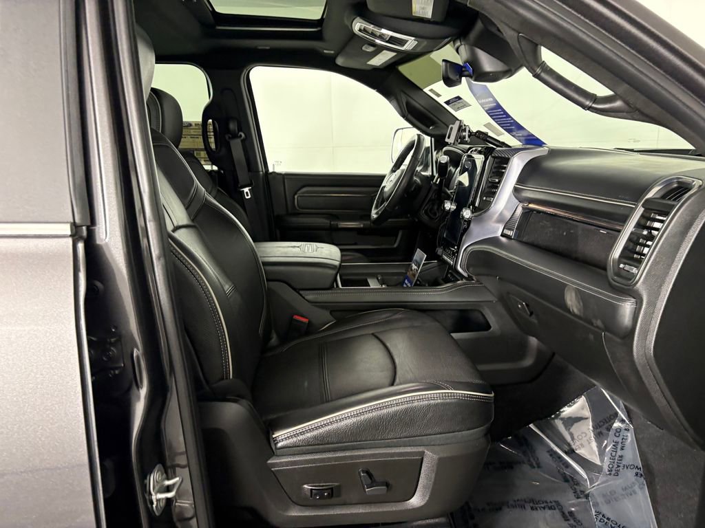 Used 2019 RAM 2500 Limited AWD/4WD image 36