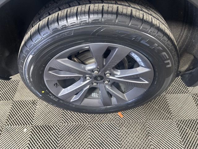 Certified 2022 Ford Explorer XLT w/ Equipment Group 202A image 7