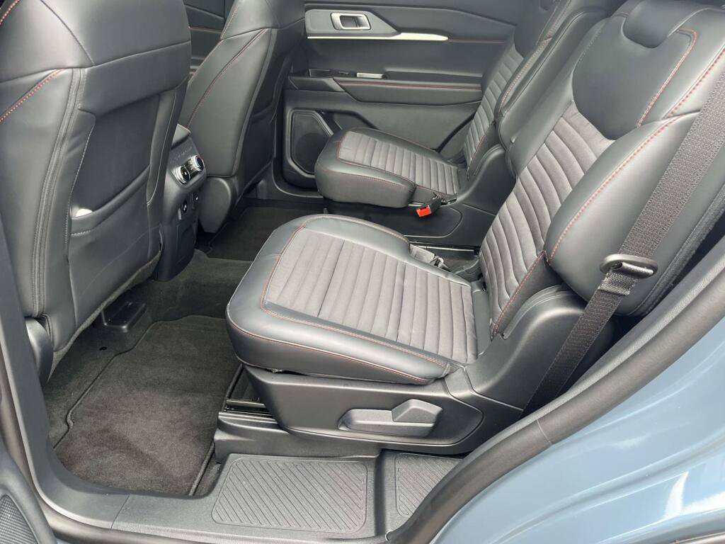 Certified 2026 Ford Explorer ST-Line AWD/4WD image 18