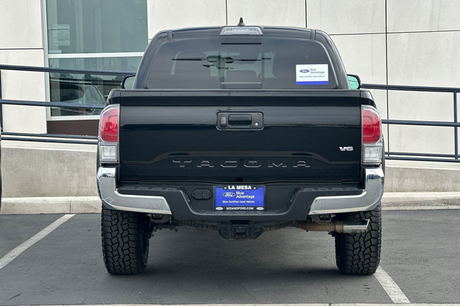 Used 2023 Toyota Tacoma TRD Off-Road AWD/4WD image 4