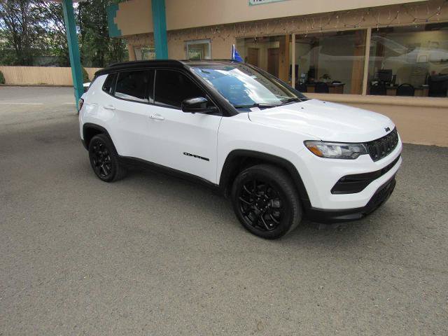 Used 2023 Jeep Compass Latitude w/ Convenience Group AWD/4WD image 5