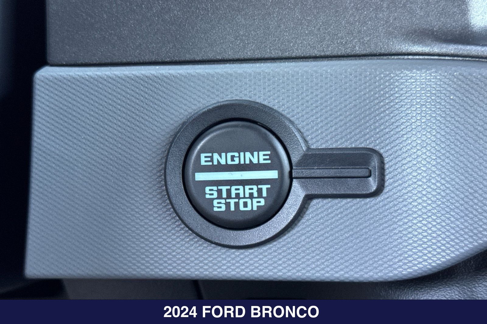Certified 2024 Ford Bronco Black Diamond AWD/4WD image 25