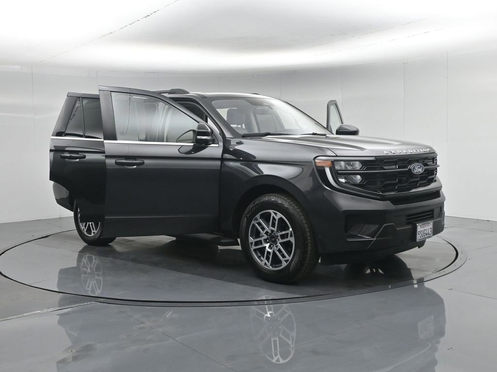 Certified 2025 Ford Expedition Active image 61