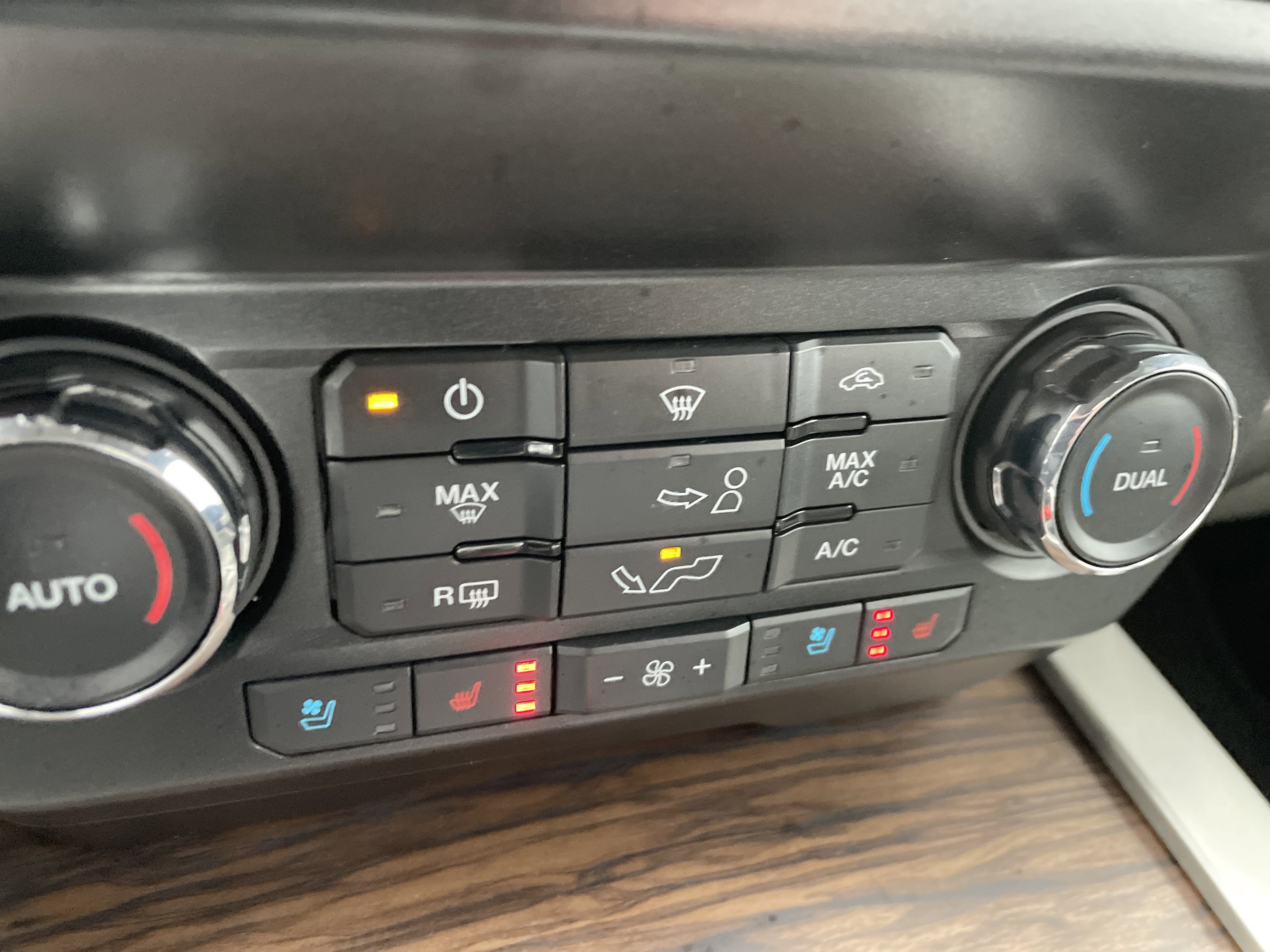 Certified 2020 Ford F150 Lariat image 27