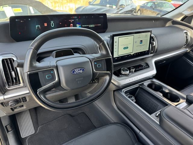 Certified 2025 Ford Expedition Max Platinum AWD/4WD image 3