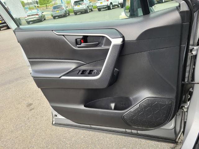 Used 2024 Toyota RAV4 LE AWD/4WD image 27