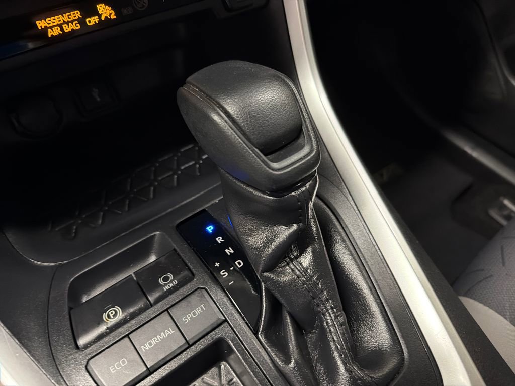 Used 2020 Toyota RAV4 XLE FWD image 27