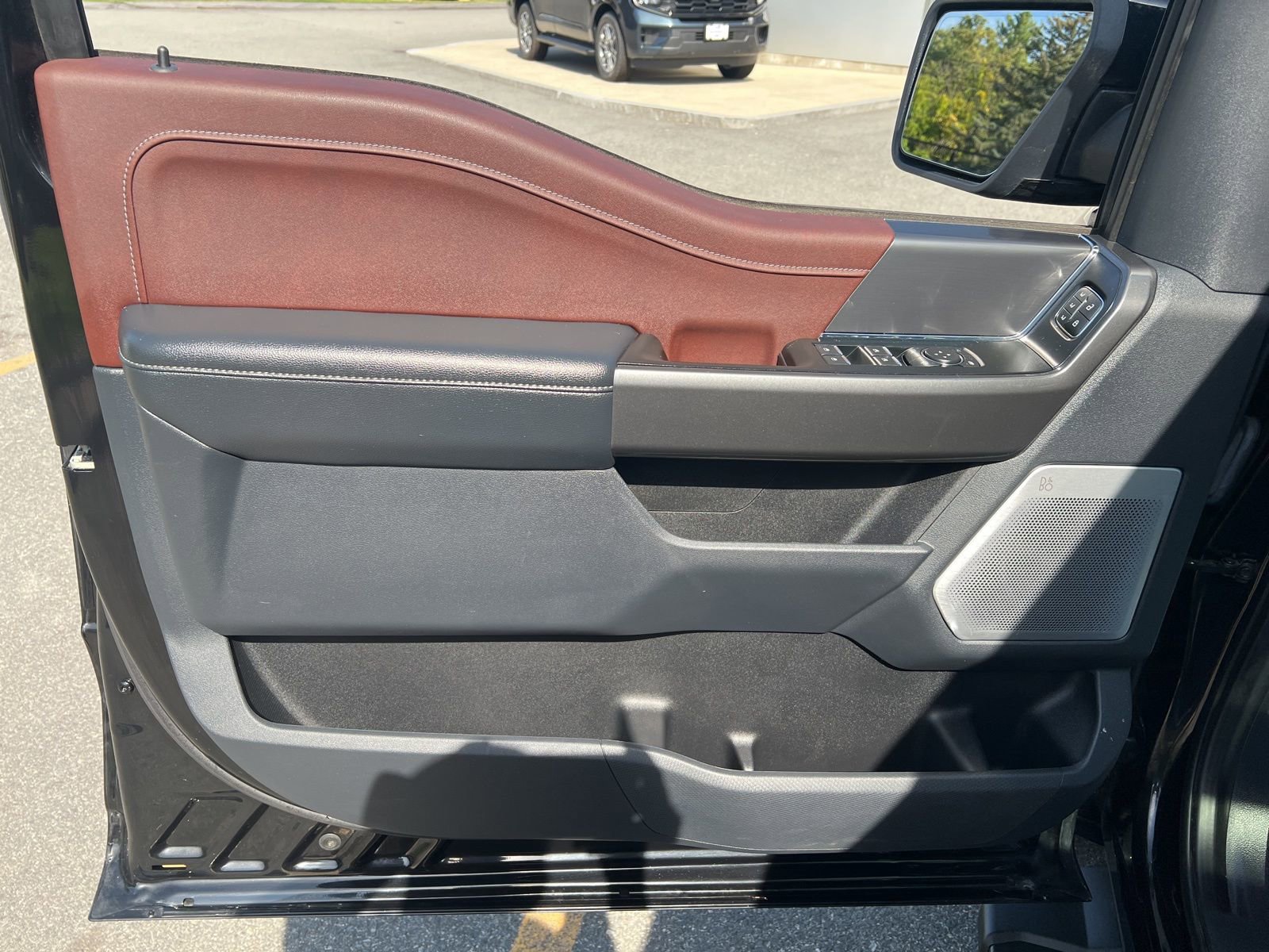 Certified 2022 Ford F150 Lariat w/ Equipment Group 502A High image 17