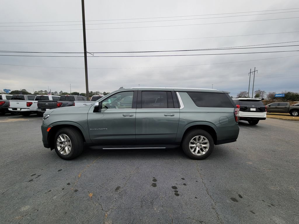 Used 2024 Chevrolet Suburban Premier image 2