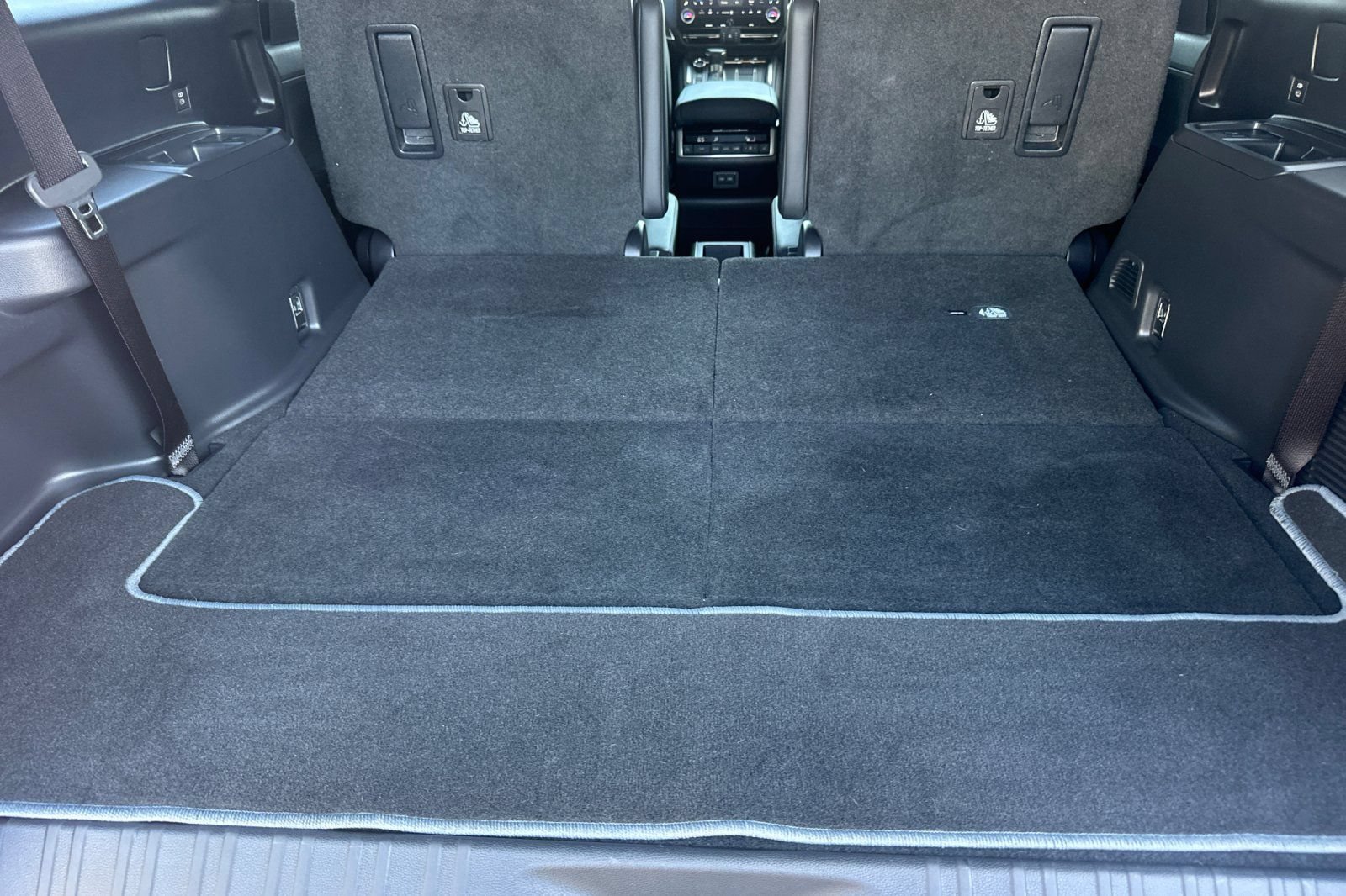 Used 2025 Lexus GX 550 w/ Accessory Package (Z1) AWD/4WD image 17