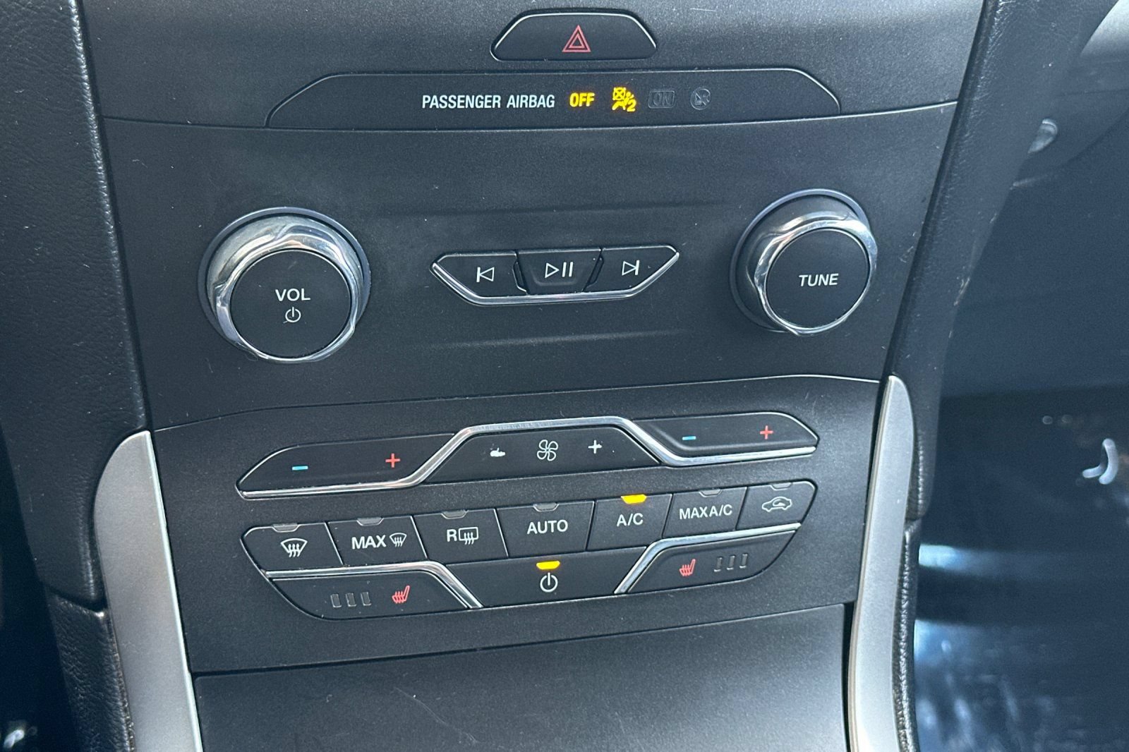 Certified 2019 Ford Edge SEL w/ Equipment Group 201A AWD/4WD image 31