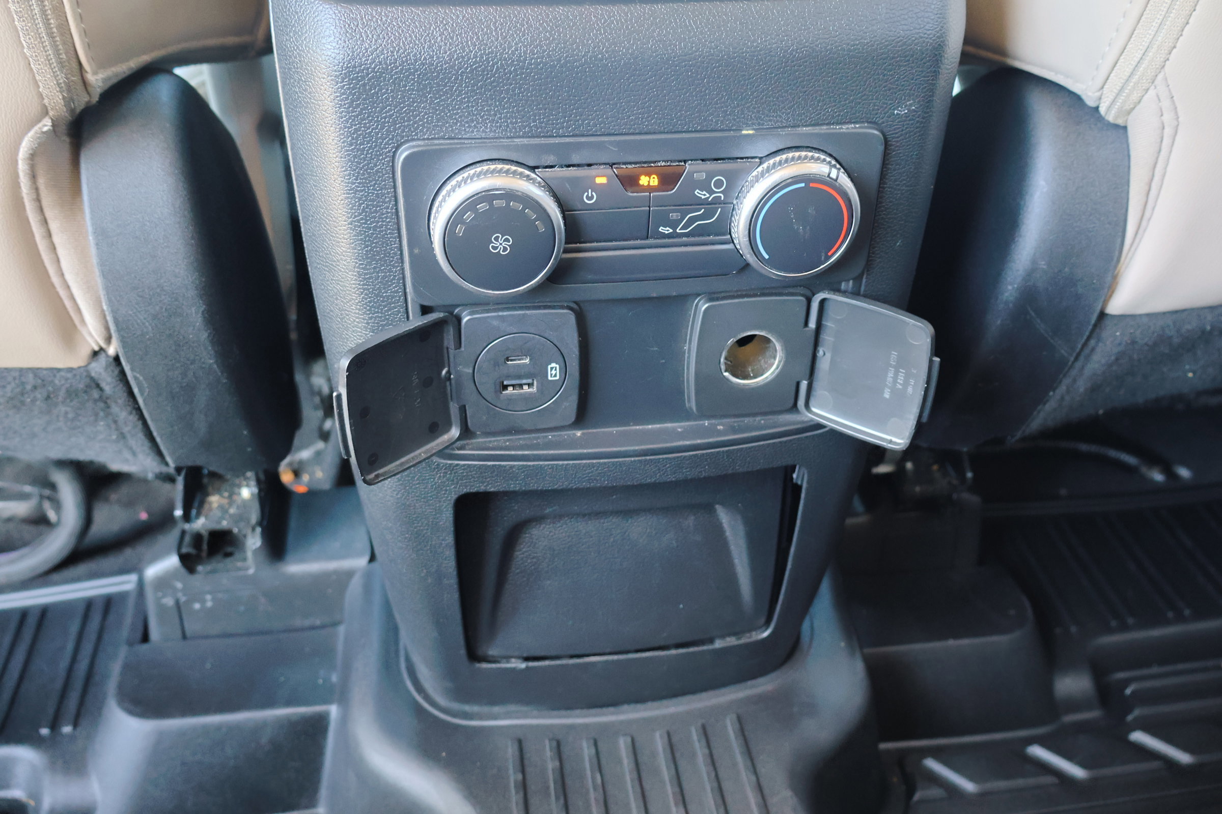 Certified 2022 Ford Explorer XLT w/ Equipment Group 202A image 34