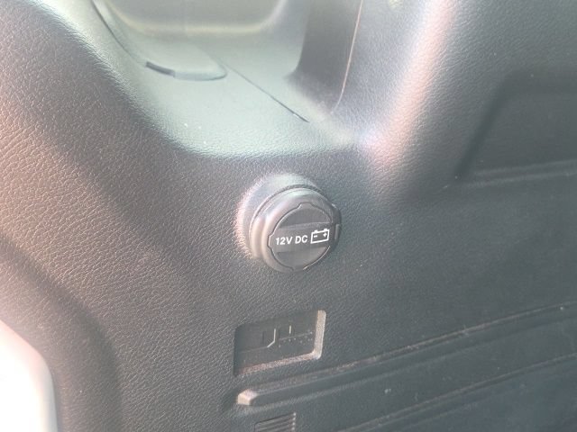 Used 2022 Jeep Wrangler Unlimited Sahara AWD/4WD image 13