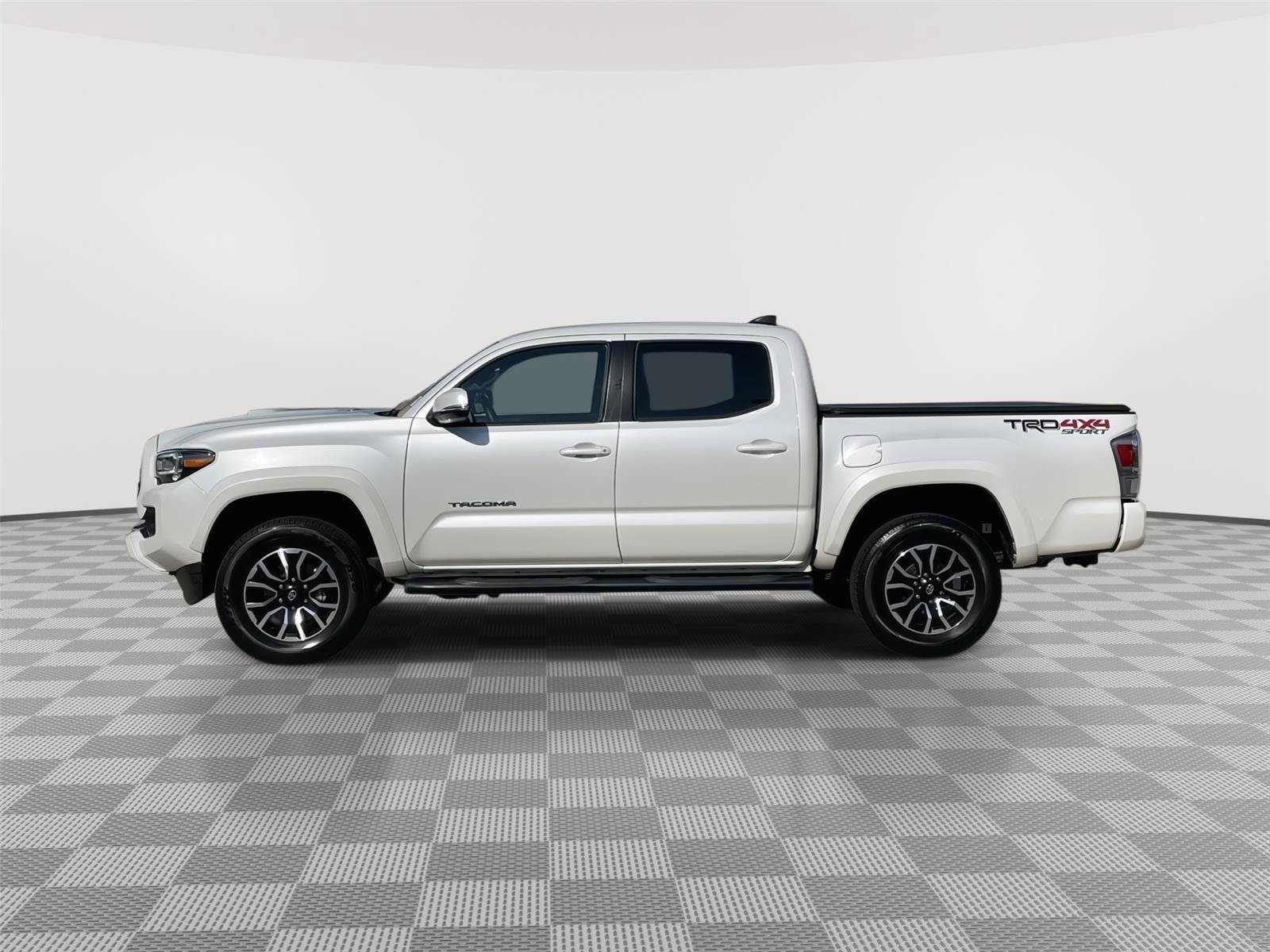 Used 2023 Toyota Tacoma TRD Sport w/ Technology Package AWD/4WD image 2