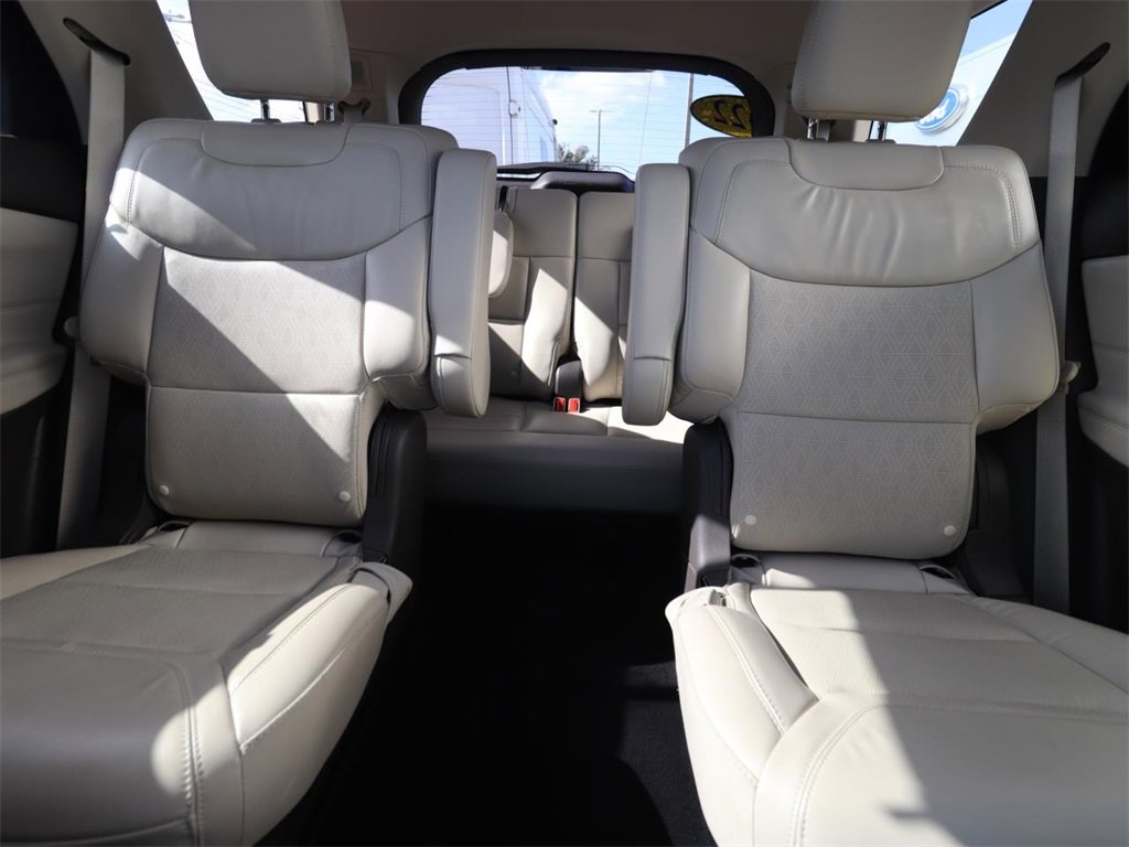 Certified 2022 Ford Explorer Platinum w/ Equipment Group 601A image 8