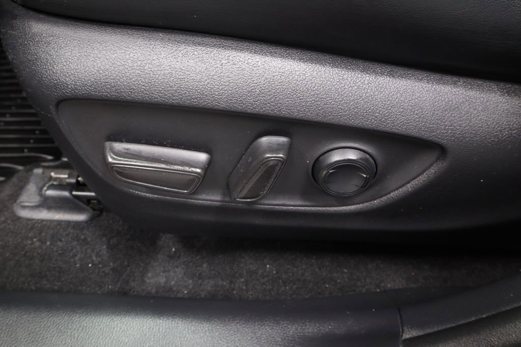 Used 2019 Toyota RAV4 XLE Premium w/ Cold Weather Package AWD/4WD image 24