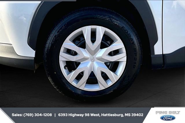 Used 2023 Toyota Corolla Cross L image 9