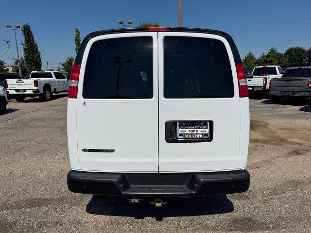 Used 2022 Chevrolet Express 3500 Extended w/ Driver Convenience Package RWD image 4