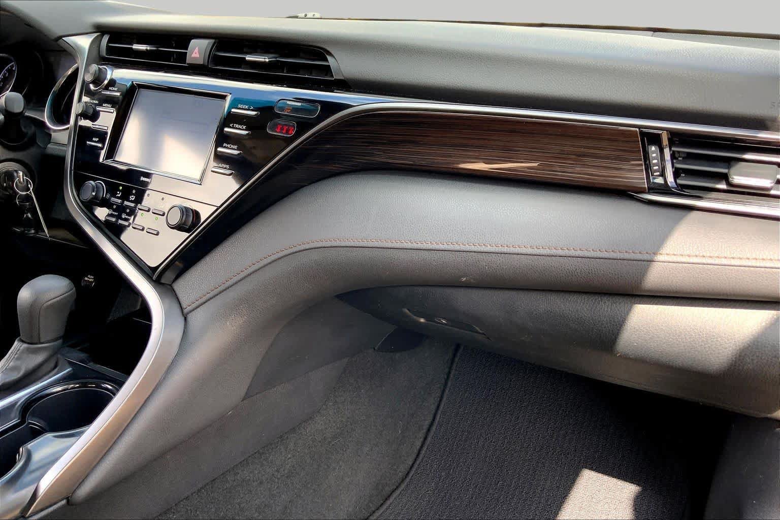 Used 2020 Toyota Camry LE FWD image 19
