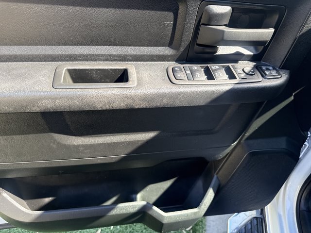 Used 2024 RAM 3500 Tradesman w/ Chrome Appearance Group AWD/4WD image 13