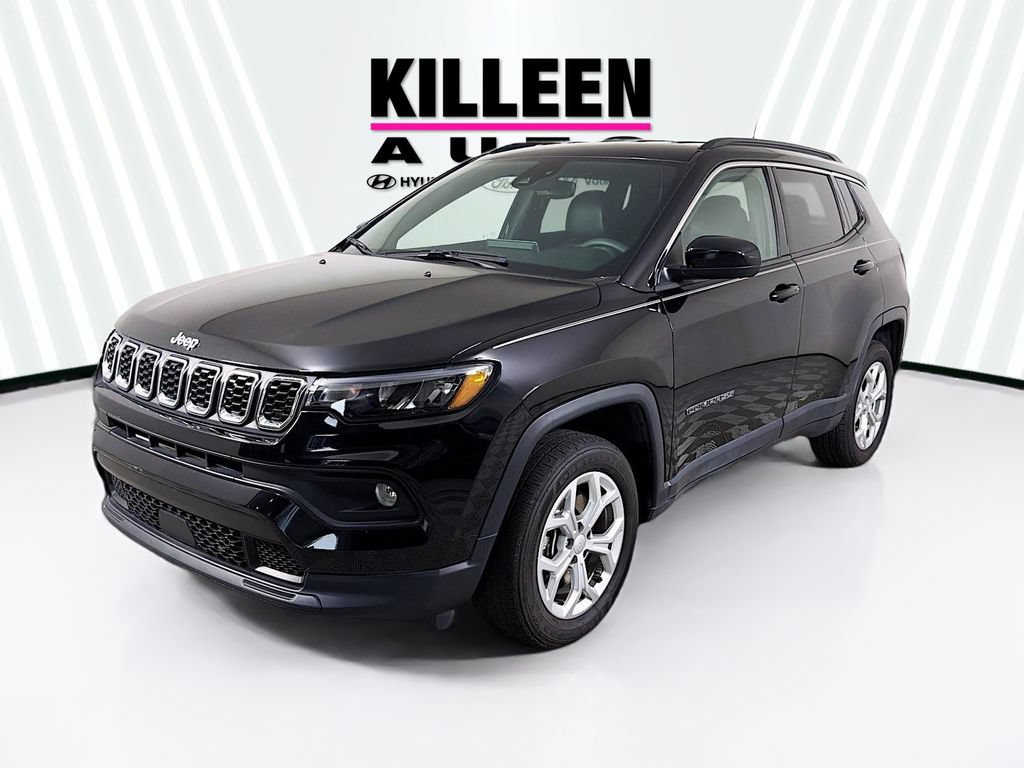 Used 2024 Jeep Compass Latitude AWD/4WD image 3