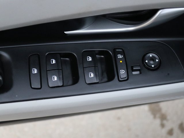 Used 2024 Hyundai Elantra Limited FWD image 19